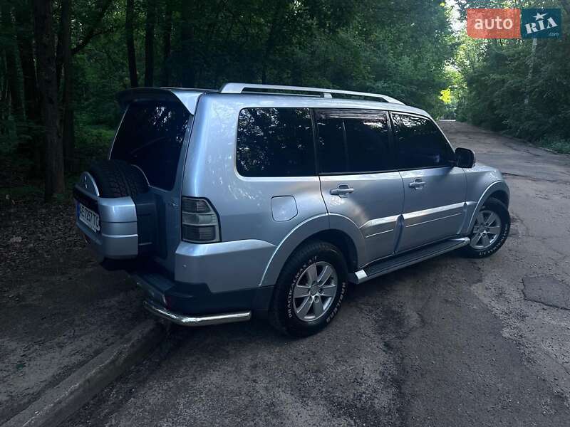 Позашляховик / Кросовер Mitsubishi Pajero Wagon 2007 в Павлограді