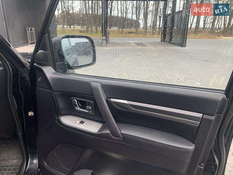 Внедорожник / Кроссовер Mitsubishi Pajero Wagon 2011 в Львове