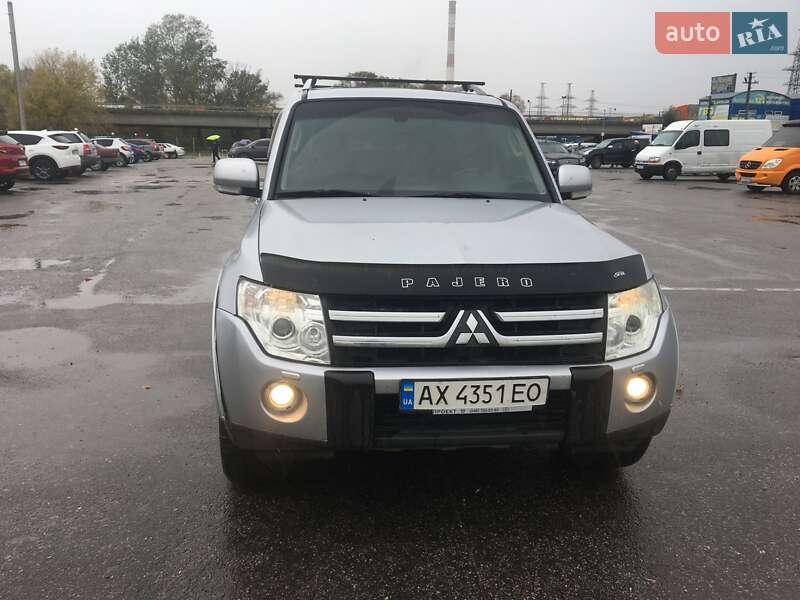 Внедорожник / Кроссовер Mitsubishi Pajero Wagon 2008 в 