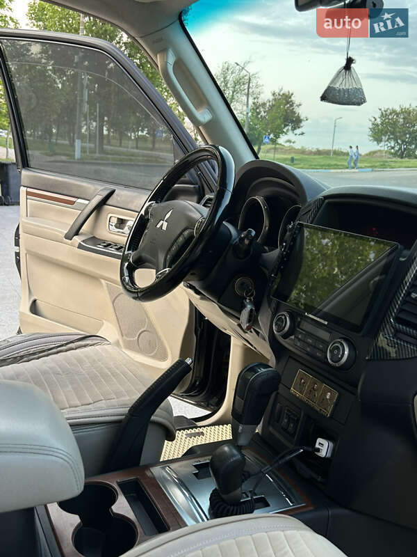 Внедорожник / Кроссовер Mitsubishi Pajero Wagon 2007 в Николаеве