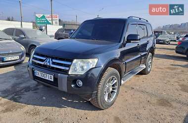 Внедорожник / Кроссовер Mitsubishi Pajero Wagon 2010 в 