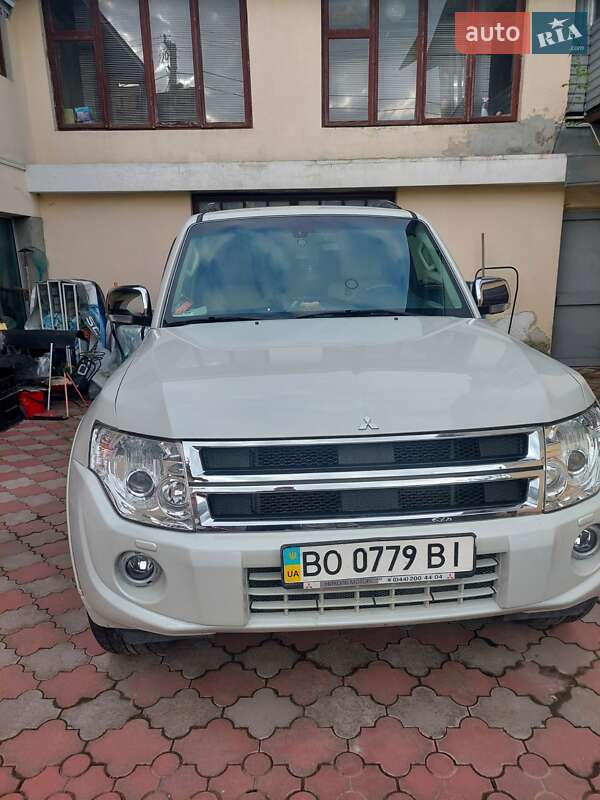 Mitsubishi Pajero Wagon 2014