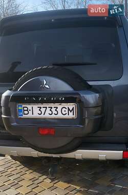 Позашляховик / Кросовер Mitsubishi Pajero Wagon 2010 в 