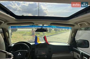 Внедорожник / Кроссовер Mitsubishi Pajero Wagon 2007 в 