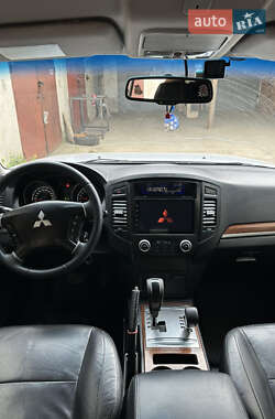 Позашляховик / Кросовер Mitsubishi Pajero Wagon 2008 в 