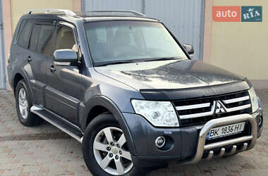 Внедорожник / Кроссовер Mitsubishi Pajero Wagon 2008 в 