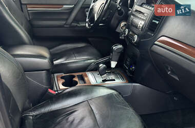 Внедорожник / Кроссовер Mitsubishi Pajero Wagon 2008 в 
