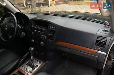 Внедорожник / Кроссовер Mitsubishi Pajero Wagon 2007 в 