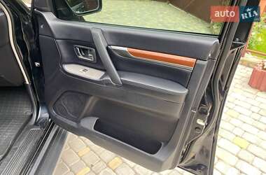 Внедорожник / Кроссовер Mitsubishi Pajero Wagon 2007 в 