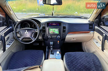 Внедорожник / Кроссовер Mitsubishi Pajero Wagon 2007 в 