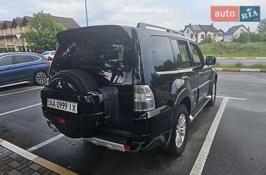 Внедорожник / Кроссовер Mitsubishi Pajero Wagon 2014 в 
