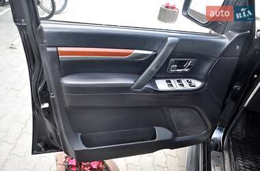 Внедорожник / Кроссовер Mitsubishi Pajero Wagon 2008 в 