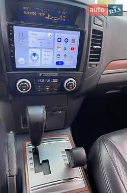 Внедорожник / Кроссовер Mitsubishi Pajero Wagon 2007 в 