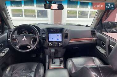 Внедорожник / Кроссовер Mitsubishi Pajero Wagon 2007 в 