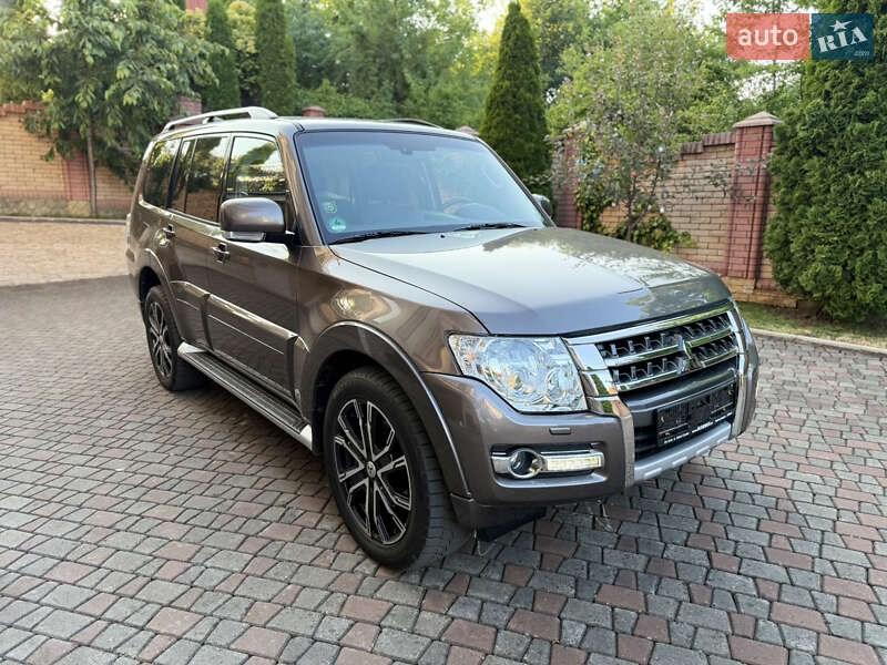 Внедорожник / Кроссовер Mitsubishi Pajero Wagon 2013 в Черновцах