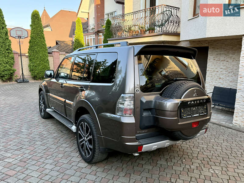 Внедорожник / Кроссовер Mitsubishi Pajero Wagon 2013 в Черновцах