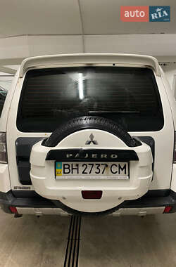 Внедорожник / Кроссовер Mitsubishi Pajero Wagon 2009 в 