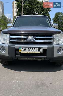 Внедорожник / Кроссовер Mitsubishi Pajero Wagon 2008 в 