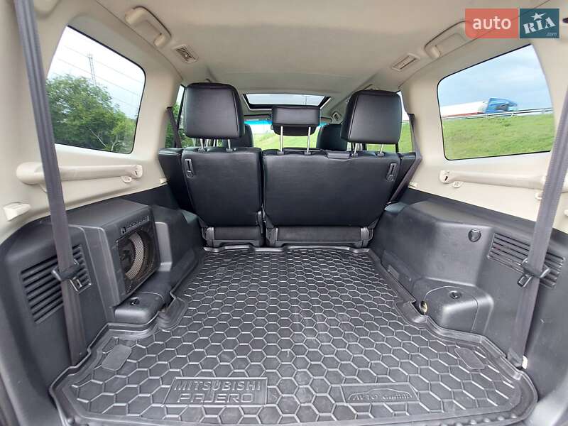 Внедорожник / Кроссовер Mitsubishi Pajero Wagon 2013 в Благовещенском