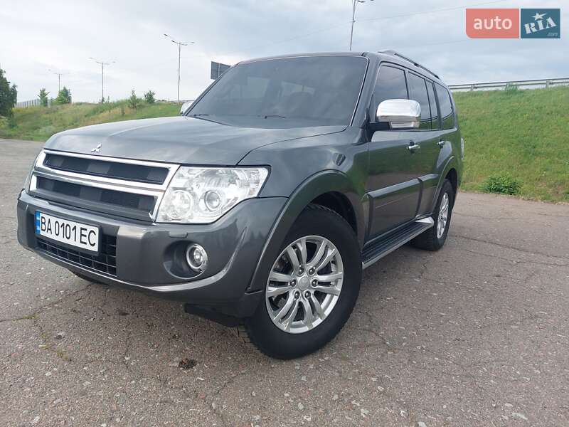 Внедорожник / Кроссовер Mitsubishi Pajero Wagon 2013 в Благовещенском