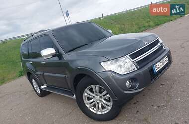 Внедорожник / Кроссовер Mitsubishi Pajero Wagon 2013 в Благовещенском