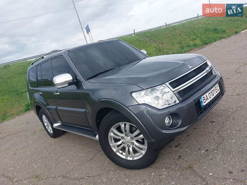 Внедорожник / Кроссовер Mitsubishi Pajero Wagon 2013 в Благовещенском