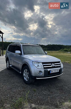 Внедорожник / Кроссовер Mitsubishi Pajero Wagon 2008 в 