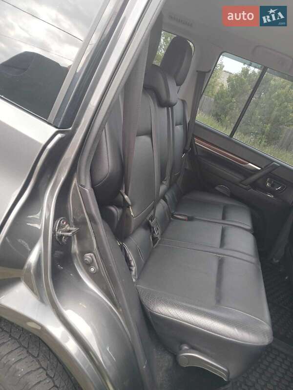 Внедорожник / Кроссовер Mitsubishi Pajero Wagon 2011 в Киеве