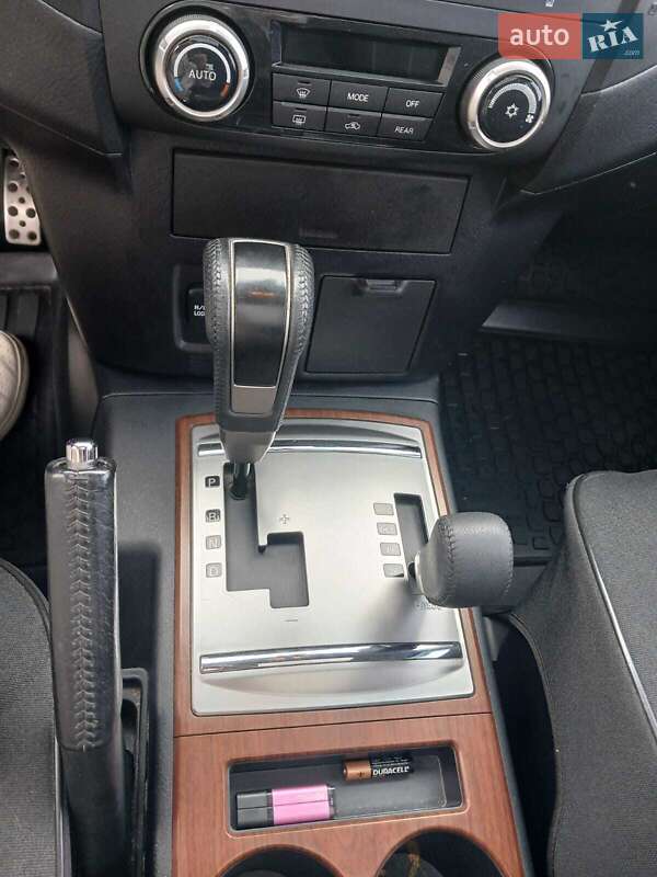 Внедорожник / Кроссовер Mitsubishi Pajero Wagon 2011 в Киеве