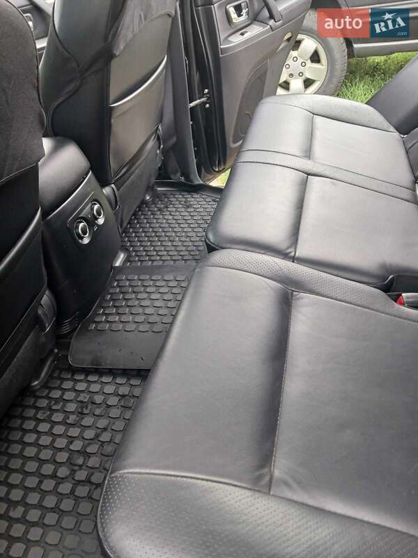 Внедорожник / Кроссовер Mitsubishi Pajero Wagon 2011 в Киеве