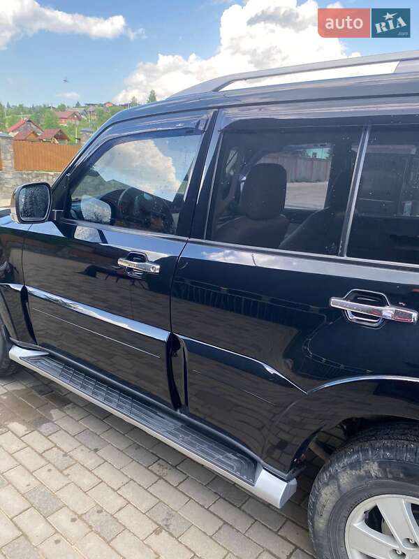 Внедорожник / Кроссовер Mitsubishi Pajero Wagon 2007 в Славском