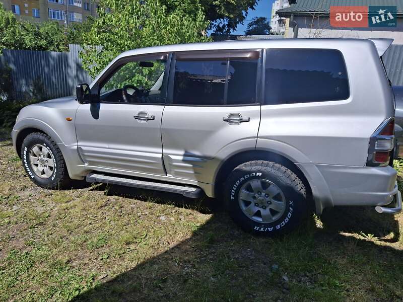 Mitsubishi Pajero Wagon 2001