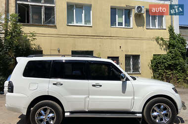 Внедорожник / Кроссовер Mitsubishi Pajero Wagon 2013 в 