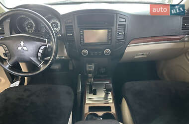 Внедорожник / Кроссовер Mitsubishi Pajero Wagon 2007 в 