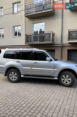 Внедорожник / Кроссовер Mitsubishi Pajero Wagon 2008 в 