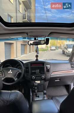 Внедорожник / Кроссовер Mitsubishi Pajero Wagon 2008 в 