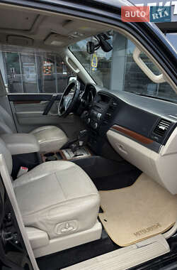 Внедорожник / Кроссовер Mitsubishi Pajero Wagon 2008 в 