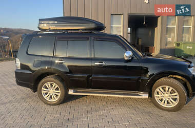 Позашляховик / Кросовер Mitsubishi Pajero Wagon 2012 в 