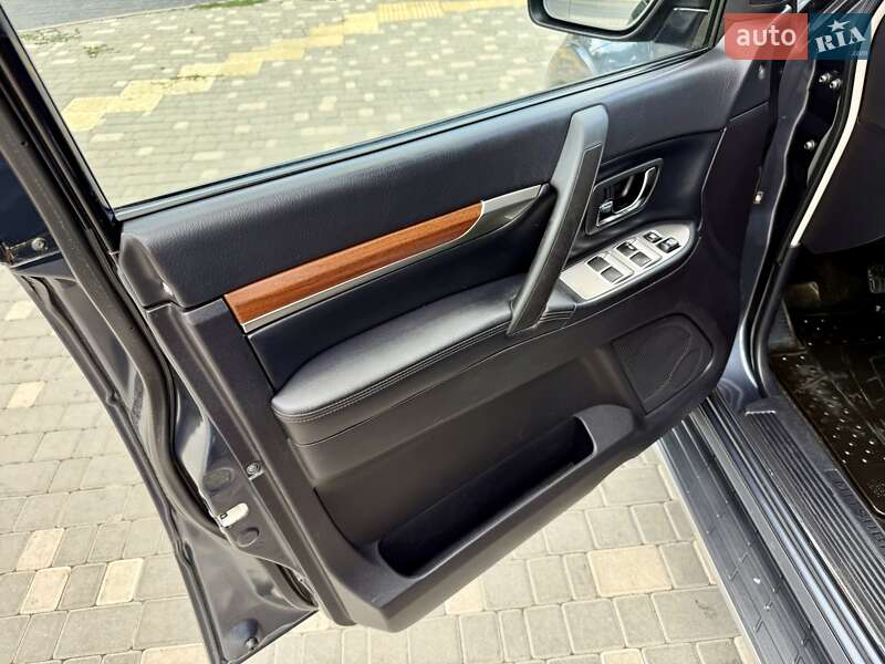 Позашляховик / Кросовер Mitsubishi Pajero Wagon 2008 в Одесі