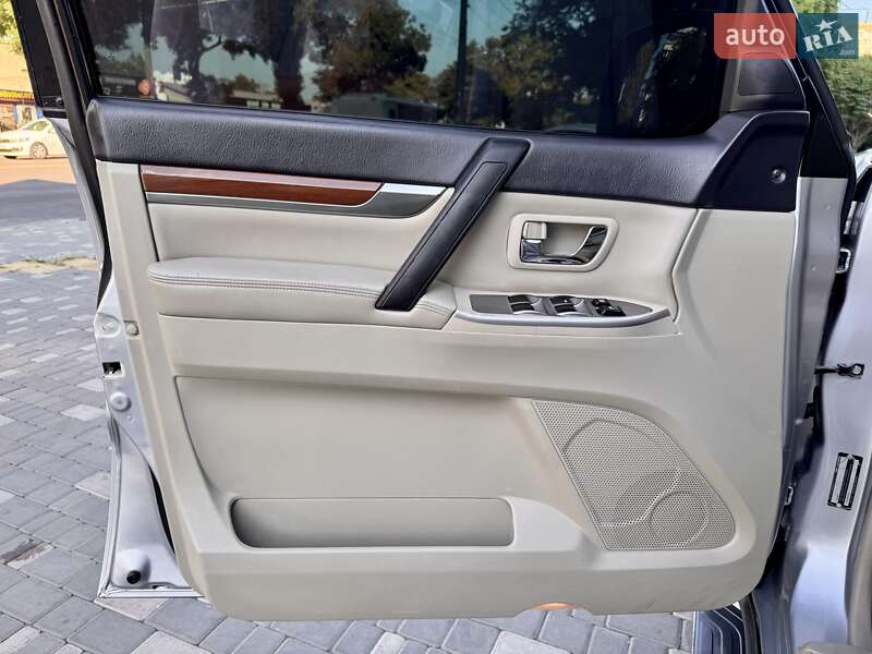 Внедорожник / Кроссовер Mitsubishi Pajero Wagon 2007 в Одессе