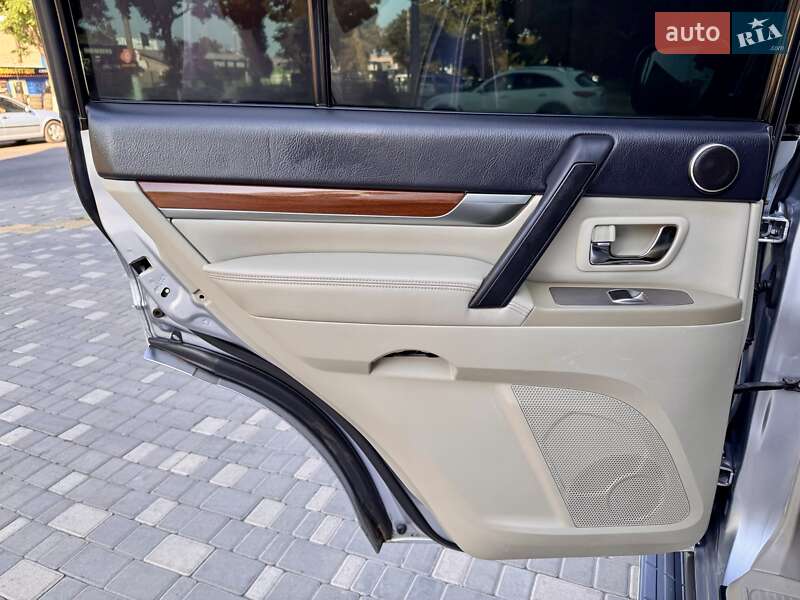 Внедорожник / Кроссовер Mitsubishi Pajero Wagon 2007 в Одессе