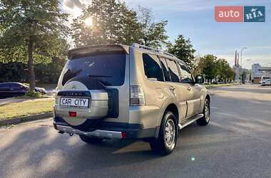 Внедорожник / Кроссовер Mitsubishi Pajero Wagon 2007 в 