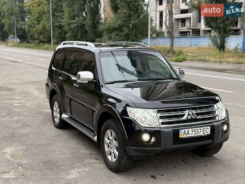 Mitsubishi Pajero Wagon 2009