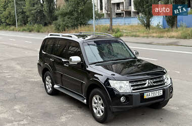 Внедорожник / Кроссовер Mitsubishi Pajero Wagon 2009 в 