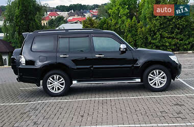 Внедорожник / Кроссовер Mitsubishi Pajero Wagon 2014 в 