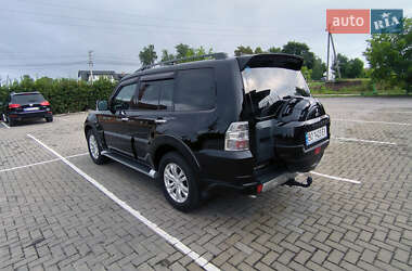 Внедорожник / Кроссовер Mitsubishi Pajero Wagon 2014 в 