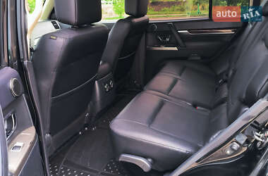 Внедорожник / Кроссовер Mitsubishi Pajero Wagon 2014 в 