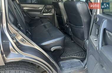 Внедорожник / Кроссовер Mitsubishi Pajero Wagon 2013 в 