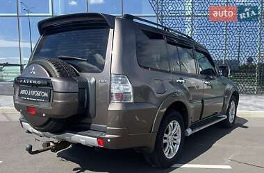 Внедорожник / Кроссовер Mitsubishi Pajero Wagon 2013 в 