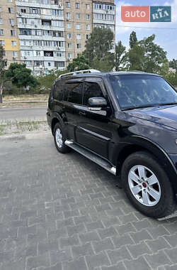 Внедорожник / Кроссовер Mitsubishi Pajero Wagon 2008 в 